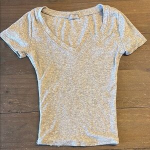 Tilly's Gray Fitted Short Sleeve T-Shirt